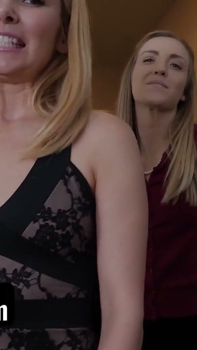 Ateşli üvey anne Aaliyah Love ve orta yaşlı seksi üvey kız kardeşi Karla Kush sırayla genç yarağa biniyor - pervmom | Klip 1