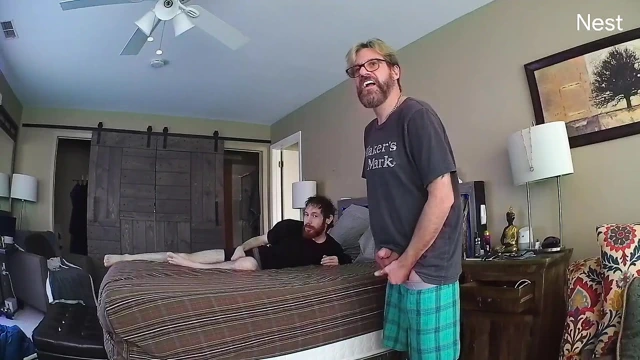 İkimizi de boşaltıyor. yeni telefonu boşalmaktan kurtardı.