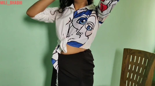 Hintli desi Müslüman mili genç amatör tarafından sikiliyor tam Hintçe ses bakış açısı