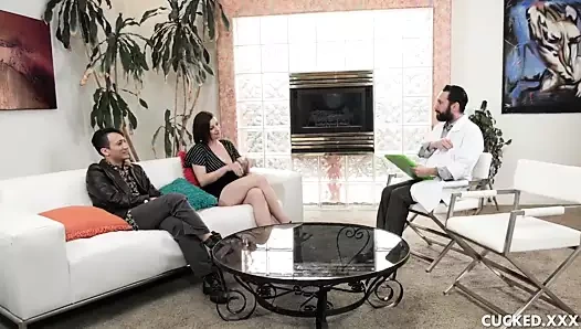 Büyük memeler esmer bebek egemen syre cucks ona koca