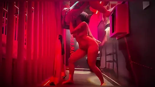 Çok büyük ve çok azgın iki lezbiyen arasında göt yemeği - Anitta Miller ve Sweet Kimmi