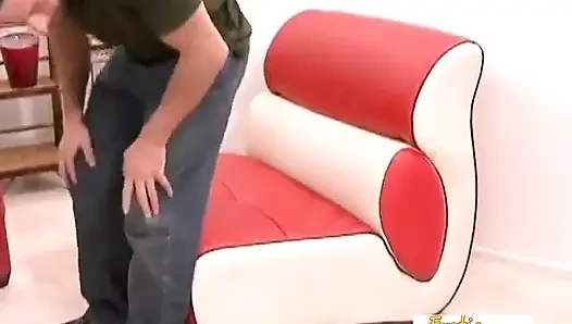 İnanılmaz büyük memeli kızıl saçlı orta yaşlı seksi kadın sert sikiliyor