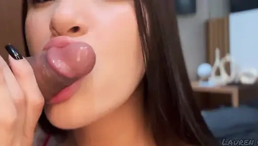 Ağzına bolca boşalan ıslak sakso