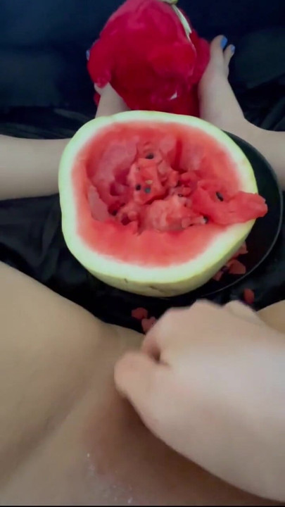 🍉 WATERMELON MULTIPLY HOMEMADE FEMALE ORGASMS- FULL ARAB LONG PORN VIDEO 2025- BEST SAUDI AMATEUR- ARABIAN SNOWWHITE… | Clip 2