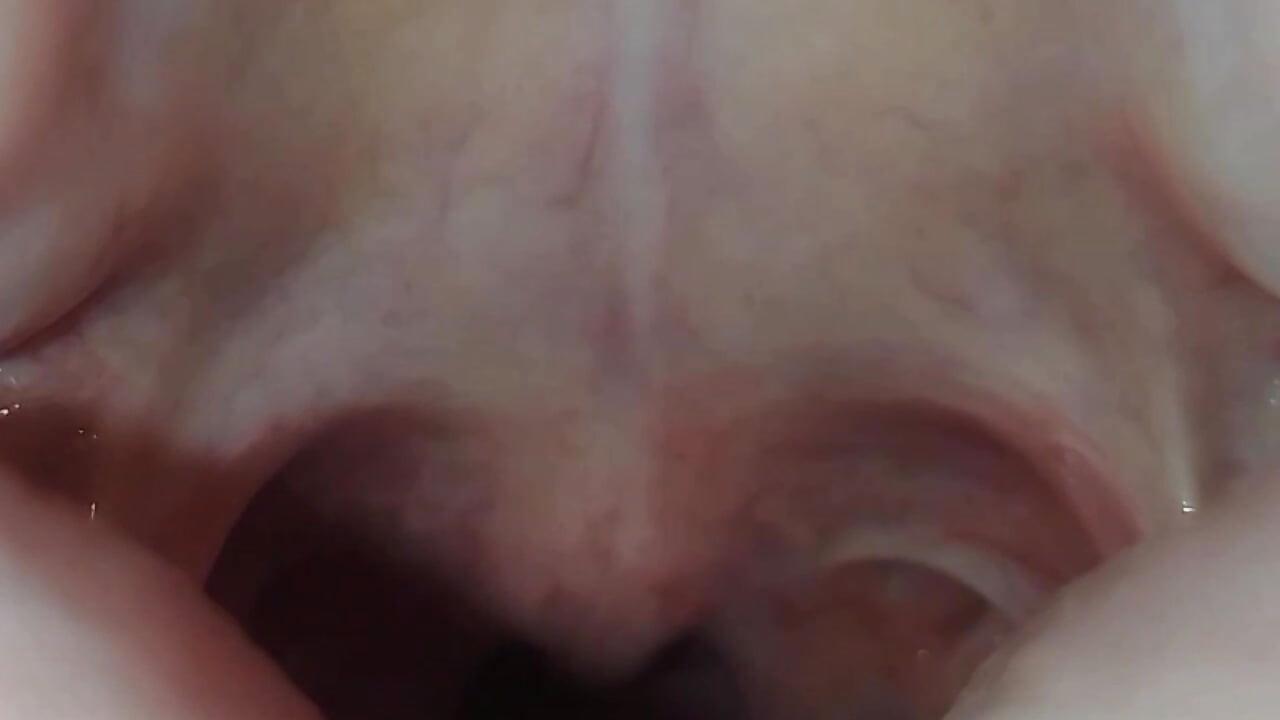 Seksi Hint kız koyarak parmaklar içinde kedi