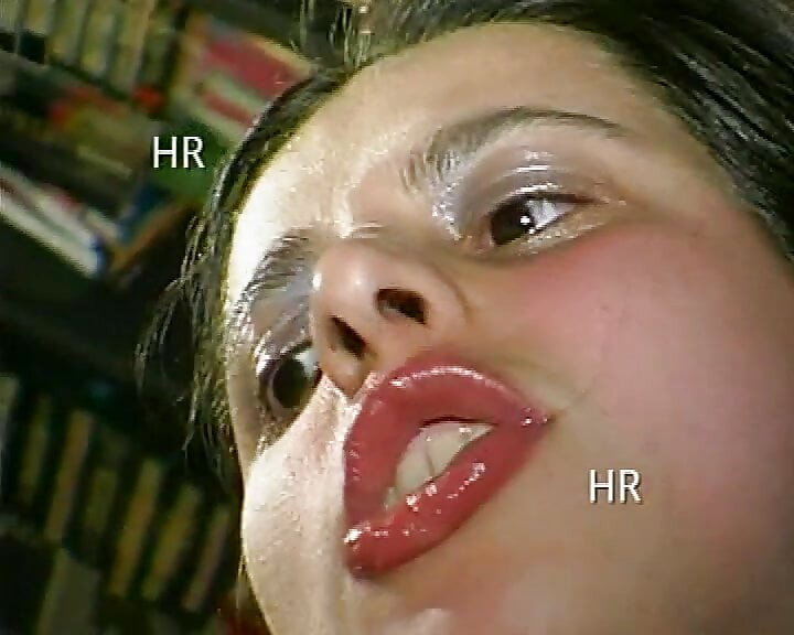 Şaşırtıcı düzenlenmemiş 90'ların porno videosu 4.
