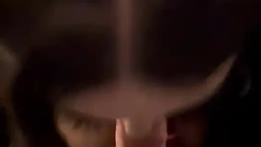 Kocasını en iyi arkadaşıyla aldatan evli kadın