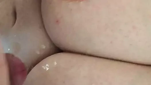 Cumshot üzerinde büyük göğüsler