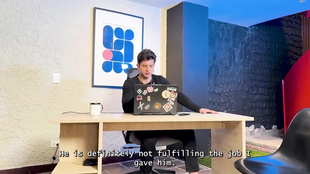 Mükemmel poposu olan güzel kahverengi esmer, patronunun devasa penisine biniyor!