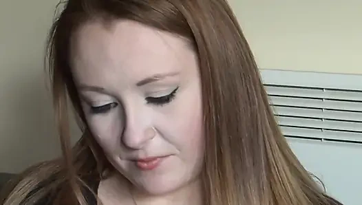 Edepsiz sırlar sahnesi-2 büyük götlü kızıl saçlı Rebecca Bentley üvey erkek kardeşinin sapıklığından hoşlanıyor