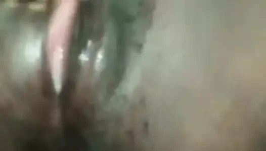 Yarak emici yine büyük fışkırtarak vuruyor