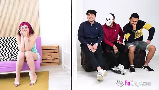 Ateşli kızıl saçlı mei için seksi kör randevu: hepsini sikmek istiyor!