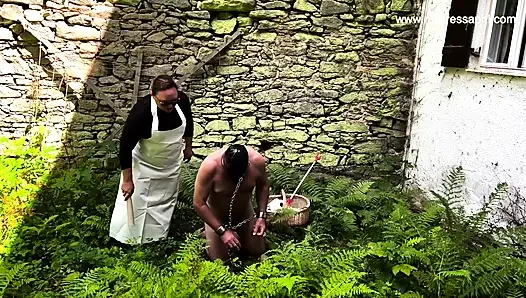 Dominatrix sahibe April ceza blokajı