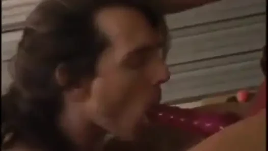 Sub cara recebe seu cu fodido por dominatrix safada