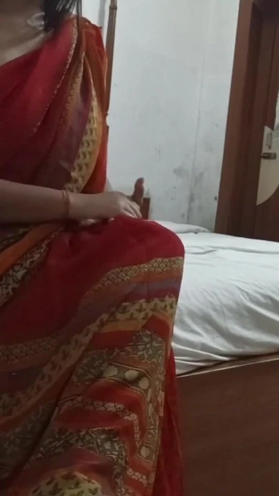 Iconic moment from "Chupke chupke se Salu chut me ungli kar rahi thi Devar ne dekh liya (Hindi Audio)"