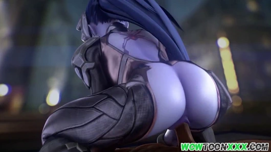 Sıcak esmer bebek oral seks ve kaba seks oturum