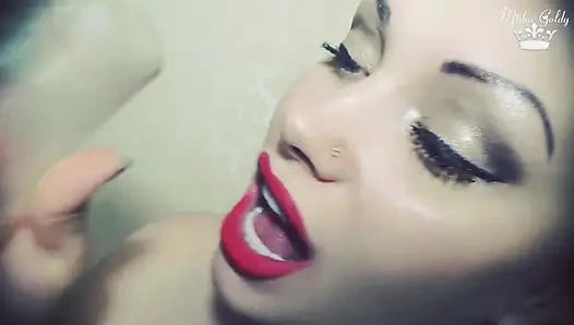 Sevgililer günü camda kırmızı izler