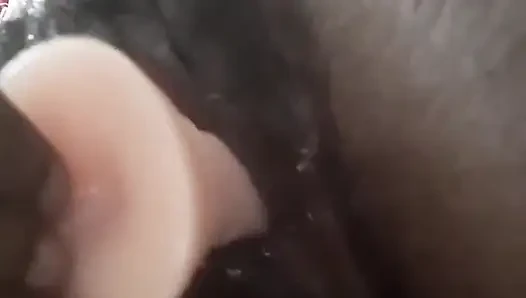 Yakın çekim siyah amımı beyaz didlo ile sikiyorum