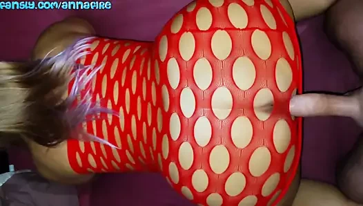 Solucan delikten amına bir geçit buldu, ayak fetişi