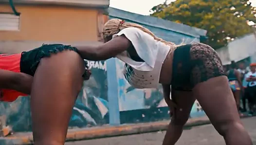 Qq - s#ake 1t -k00vgkqquue (ass müzik videosu)