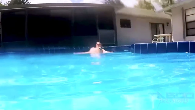 Fucking My Big Ass Bikini Wearing Stepmom Madisin Lee