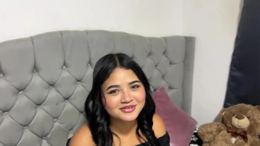 Üvey anne kendini tutamaz ve fantezilerini gerçekleştirmeye cesaret eder