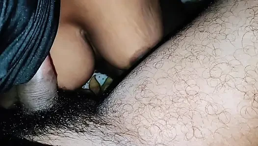 Yerel bir teyzenin içine boşalıyor