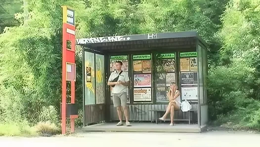 Klasik ateşli gençler yabancının büyük alıyor ve üçlü seks derlemesi