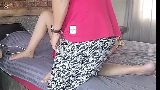 Gorgous üvey annemi prezervatifle sikiyorum