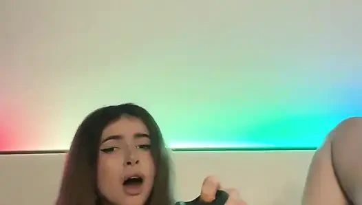 Adrianna Savu etli adamınızın büyük göğüslerini mastürbasyon yaparken izlemek istiyor! En ateşli xxx!