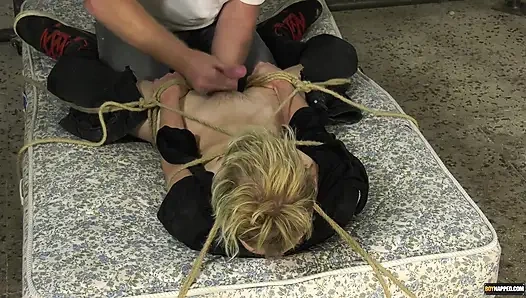 twink oğlan dölünü çalıyor