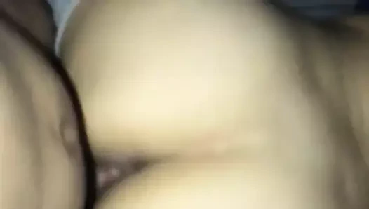 Latince karısı sadece o seviyor gibi