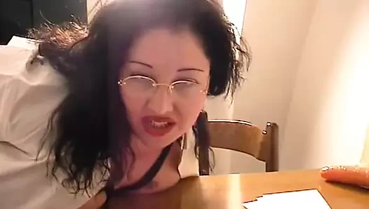 Harika iri güzel sürtük her delikten yarak alıyor