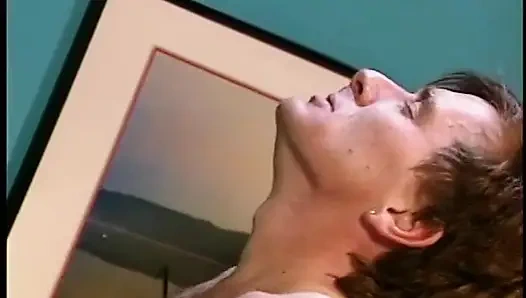 Büyük memeli amcık büyük göt yalıyor