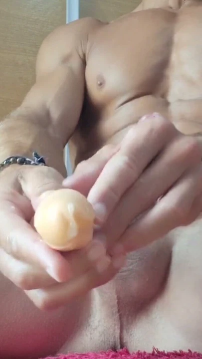 Cadılar Bayramı Canavar Maskesi Kendi Kıçını Dildo ile Sikiyor ve Elleri Serbest İki Kez Boşalıyor | Klip 1