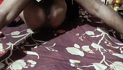 Pados wali Bhabhi ko puri rat bed pe choda