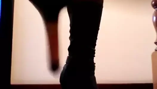 Seksi kalçalı anna dello russo çizmeler