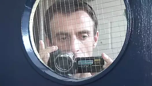 Carmel Moore büyük memeli bir sürtük içine almayı seviyor