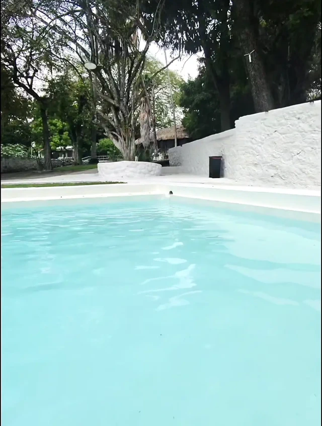 Çıplaklar partisine gittik