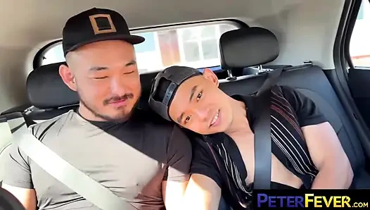 Peterfever Zen ve Sean Benvi ile prezervatifsiz üçlü seks yapıyor