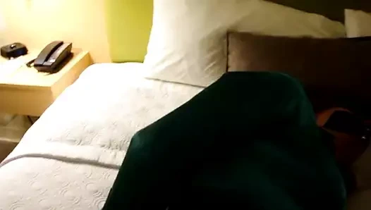 Christine cd bantlanmış ve okşadı