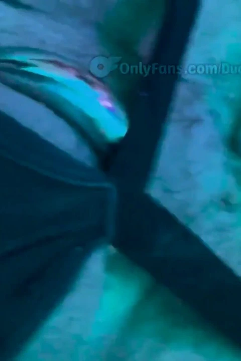 Kıllı döl boşaltma jock belden bağlamalı ayı yavrusu seks sapanında şişman ağzı açık göt deliğinde korunmasız ve prezervatifsiz sert sikiliyor