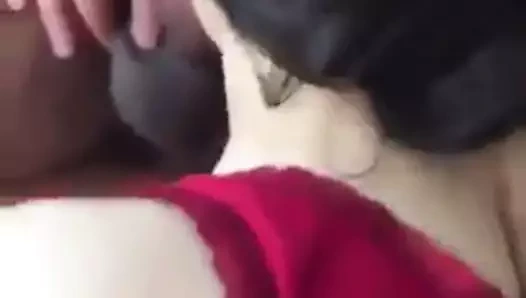 Arkadasiyla Karisini Sikiyor