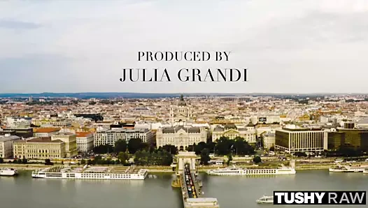 Tushyraw onun içinde bulabileceği en büyük horoz istedi