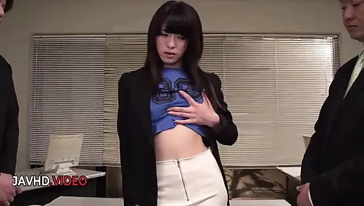 Sara Yurikawa harika Asyalı oral seks seansı sonrası döllü saçlara boşalıyor