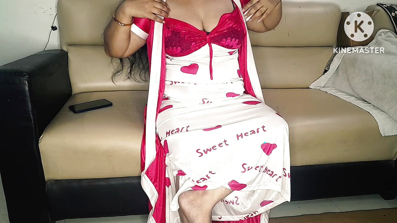 PIZZA MAN FUCK HOT BHABHI IN HINDI AUDIO.