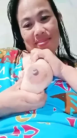 Janda indon picit tetek