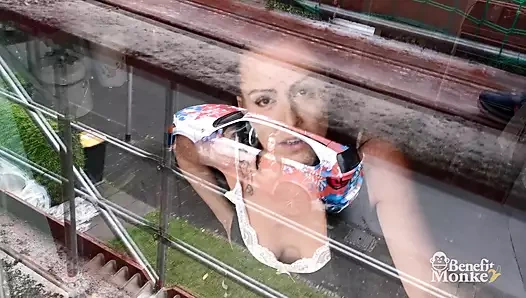 BÜYÜK MEMELER VE KıLLı AMCıK! Beni emiyor ve kanepede götünü sikiyorum! - Benefit Monkey