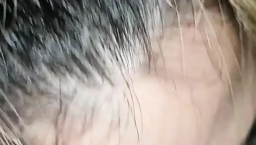 Arabada gezintiye çıktım ve onun yarağını emmek istedim