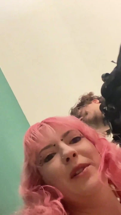 Sikiş koşumlarını deniyor